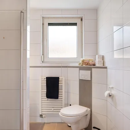 Haus Lerchenweg B Apartamento *